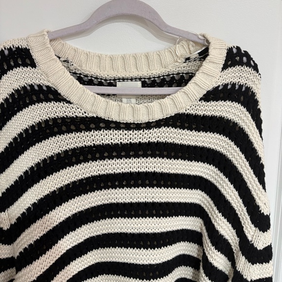 H&M Black and White Striped Sweater - Picture 4 of 5